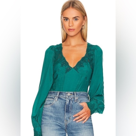 Free People Janelle Lace Top In Green NWOT XS - Picture 1 of 4